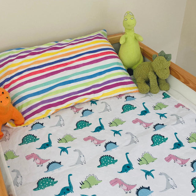 Hygge Sheets Bed Pad with Wings | Dinosaurs | Mattress Protector