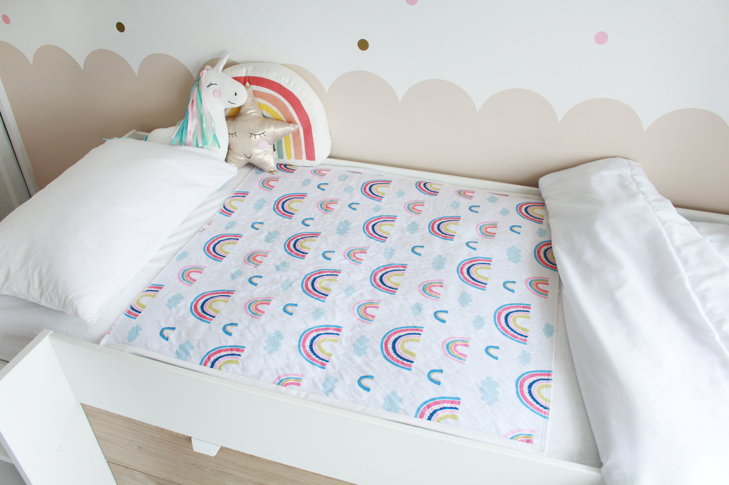 Hygge Sheets Bed Pad with Wings | Rainbows | Mattress Protector